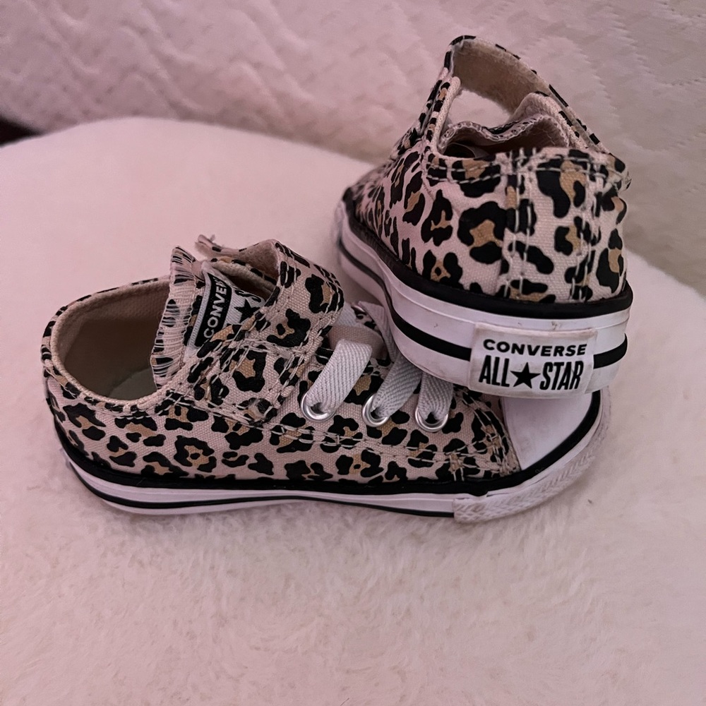 Toddler girl leopard converse